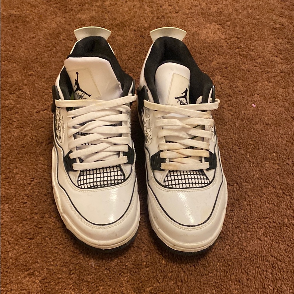 Air Jordan Retro 4 White Black Sneakers